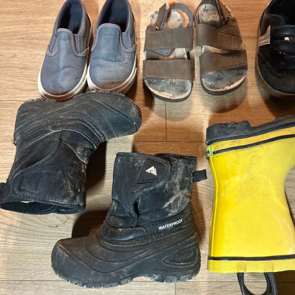 Boys Size 8 Shoe Bundle - Picture 2 of 4